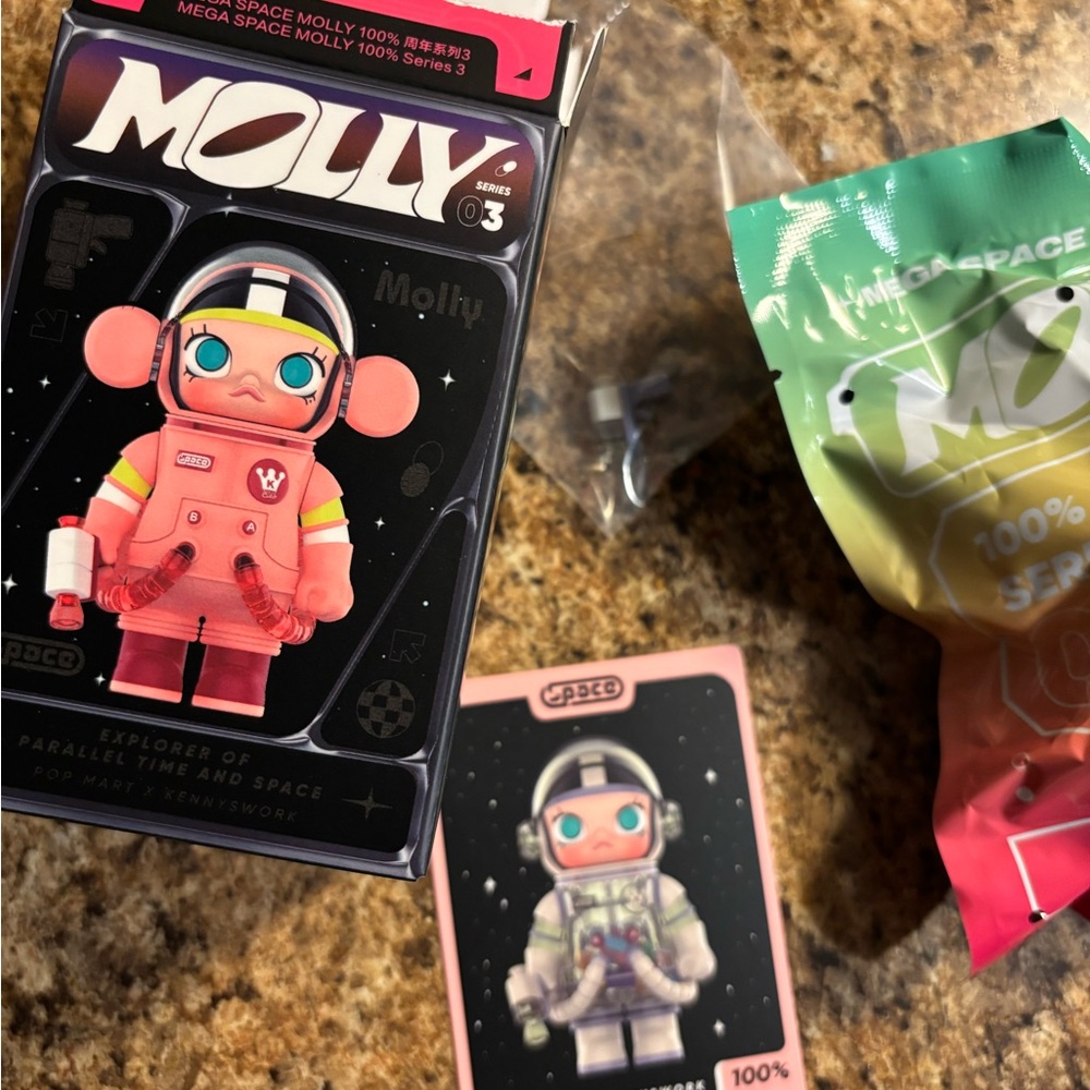 Molly Mega Space Series 3 Figure